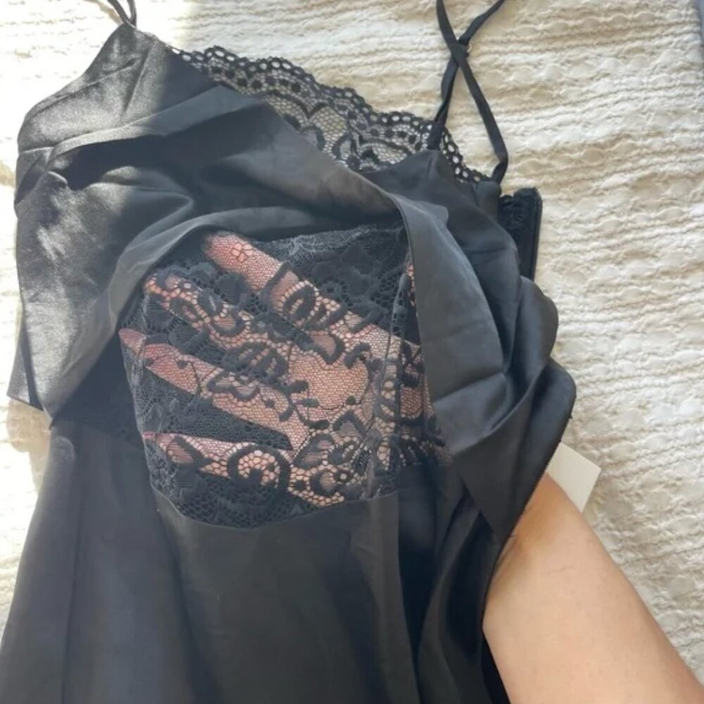 Runaway the Label Black Lace Midi Dress - Picture 6 of 7